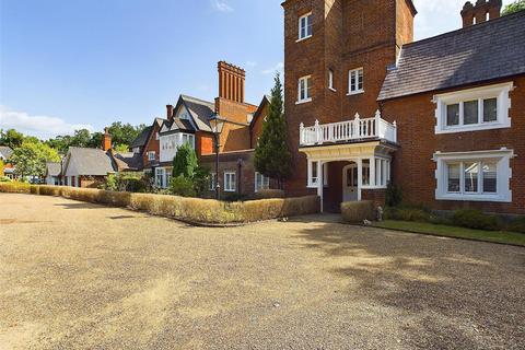 3 bedroom apartment to rent, Coombe House, Kingston Upon Thames
