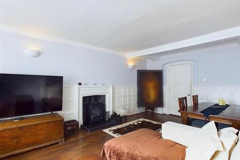 3 bedroom apartment to rent, Coombe House, Kingston Upon Thames