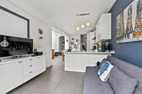 4 bedroom end of terrace house for sale, Waldegrave Road, Teddington