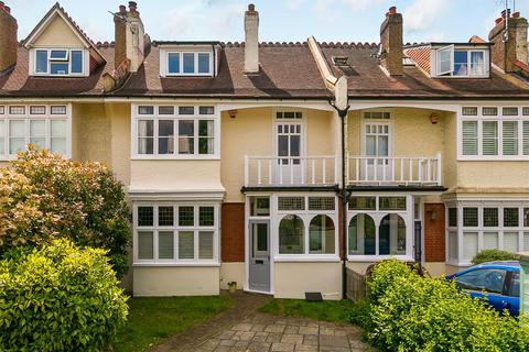 7 Elmers Drive, Teddington, TW11 9JB