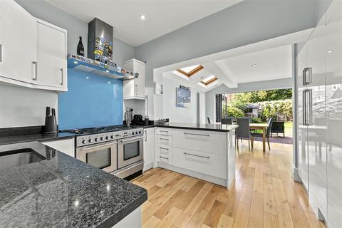 7 Elmers Drive, Teddington, TW11 9JB