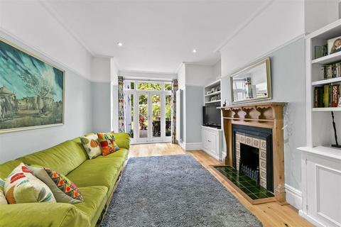 7 Elmers Drive, Teddington, TW11 9JB