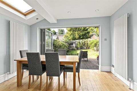 7 Elmers Drive, Teddington, TW11 9JB