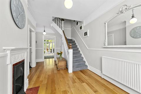 7 Elmers Drive, Teddington, TW11 9JB