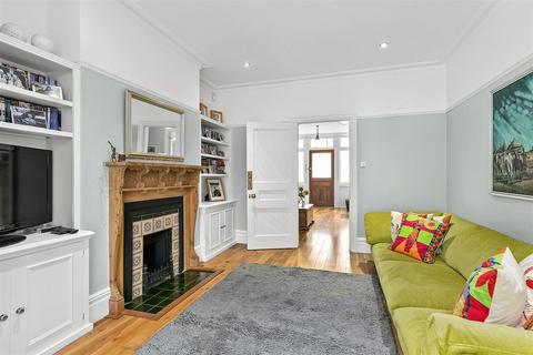 7 Elmers Drive, Teddington, TW11 9JB