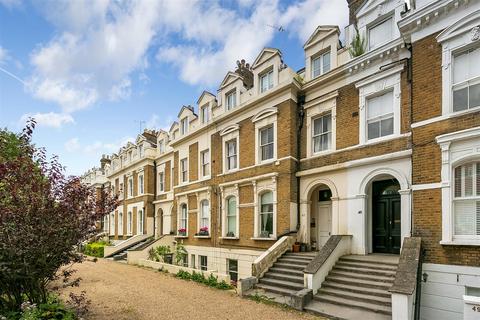 1 bedroom apartment for sale, Twickenham Road, Teddington