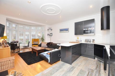 2 bedroom apartment for sale, Broom Road, Teddington