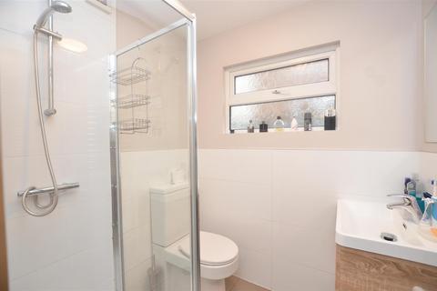 2 bedroom apartment for sale, Broom Road, Teddington