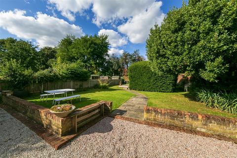 2 bedroom apartment for sale, Coleshill Road, Teddington