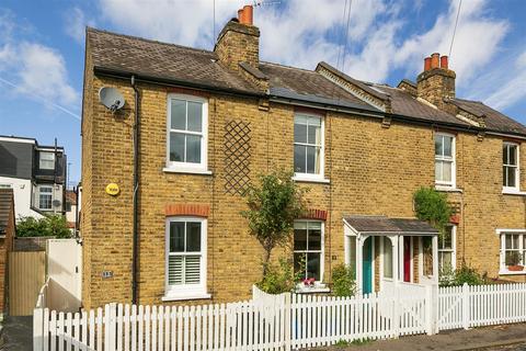 2 bedroom end of terrace house for sale, Gomer Place, Teddington