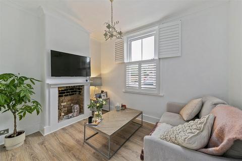 2 bedroom end of terrace house for sale, Gomer Place, Teddington