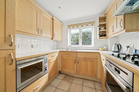 2 bedroom apartment for sale, Manor Road, Teddington