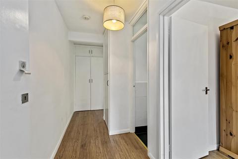 1 bedroom apartment for sale, Hampton Road, Teddington