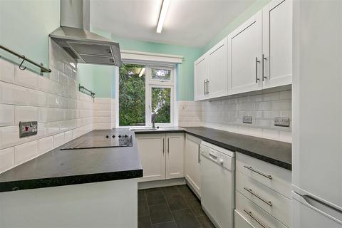 2 bedroom apartment for sale, Fairfax Road, Teddington