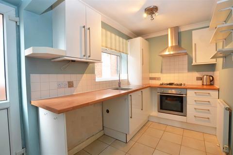 2 bedroom maisonette to rent, Vicarage Road, Hampton Wick