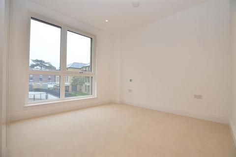 3 bedroom apartment to rent, Haymarket House, Teddington