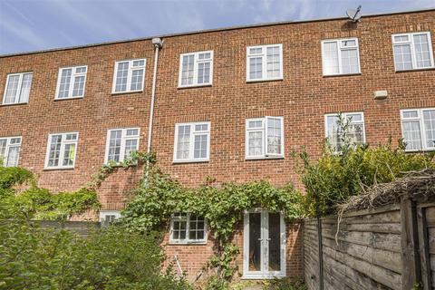 12 Topiary Square, Richmond, TW9 2DB