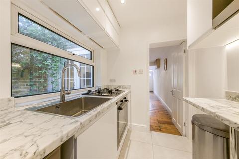 4 Trinity Cottages, Richmond, TW9 2LA