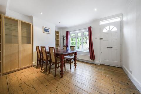 4 Trinity Cottages, Richmond, TW9 2LA