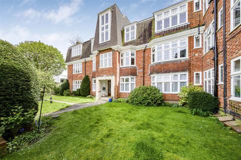 14 The Gateways, Richmond, TW9 2RB