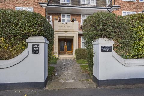 14 The Gateways, Richmond, TW9 2RB