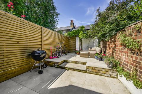 85 Albert Road, Richmond, TW10 6DJ