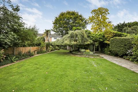 4 bedroom detached house for sale, Wendover Drive, New Malden