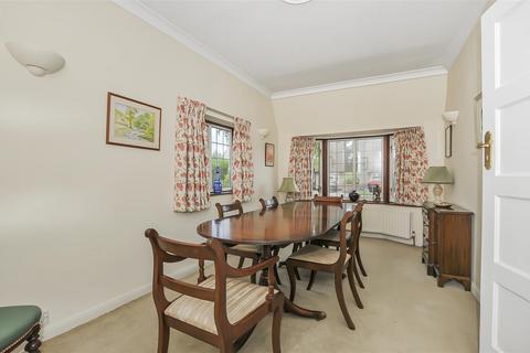 4 bedroom detached house for sale, Wendover Drive, New Malden