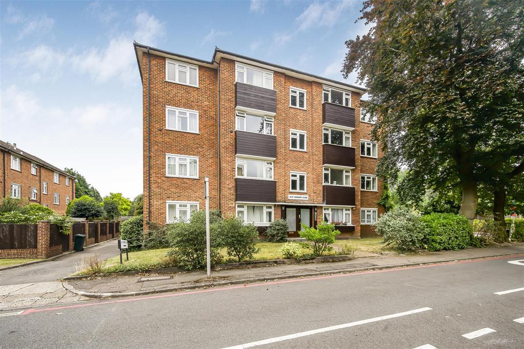Kenmore Close, Richmond 2 bed apartment - £430,000
