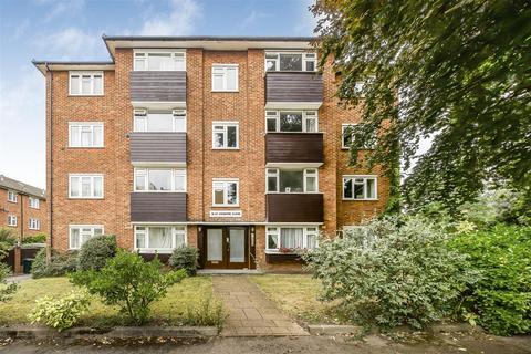 27 Kenmore Close, Richmond, TW9 3JG