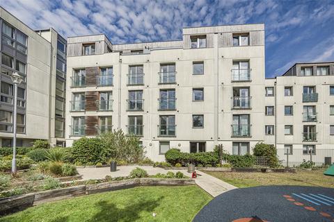 54 Garden Road, Richmond, TW9 4NR