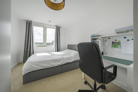 54 Garden Road, Richmond, TW9 4NR