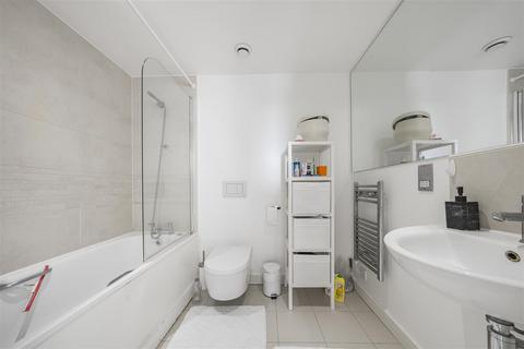 54 Garden Road, Richmond, TW9 4NR