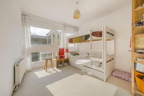 2 bedroom apartment for sale, Langham House Close, Richmond