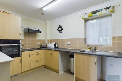 2 bedroom apartment for sale, Florence Court, Trowbridge BA14