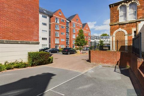 2 bedroom apartment for sale, Ushers Court, Trowbridge BA14