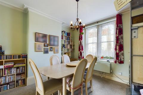 47 Gloucester Road, Trowbridge, BA14 0AB