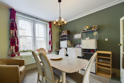 47 Gloucester Road, Trowbridge, BA14 0AB