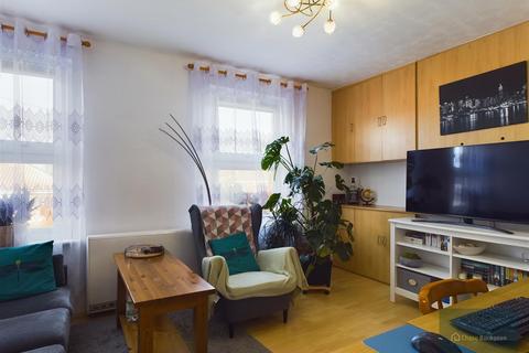Flat 2, 53 Dursley Road, Trowbridge, BA14 0NW