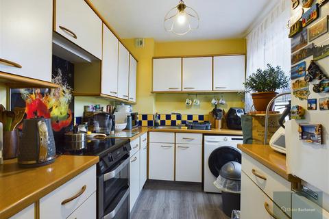 Flat 2, 53 Dursley Road, Trowbridge, BA14 0NW