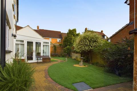 3 Cygnet Way, Staverton, Trowbridge, BA14 8UU