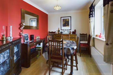 3 Cygnet Way, Staverton, Trowbridge, BA14 8UU