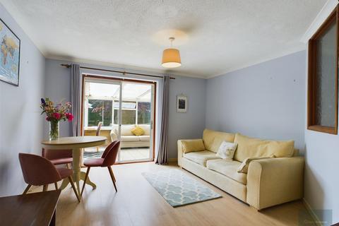 1b Common Hill, Steeple Ashton, Trowbridge, BA14 6EB