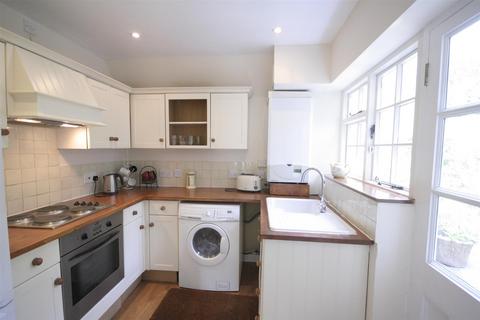 2 bedroom cottage for sale, Mill Road, Salisbury