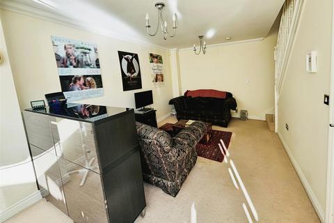 2 bedroom end of terrace house for sale, John Cullis Gardens, Leamington Spa