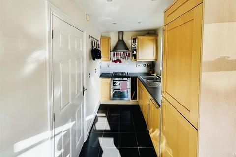 2 bedroom end of terrace house for sale, John Cullis Gardens, Leamington Spa