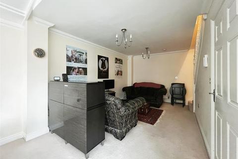 2 bedroom end of terrace house for sale, John Cullis Gardens, Leamington Spa