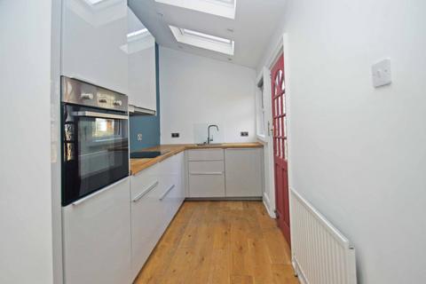 4 bedroom end of terrace house to rent, Grove Gardens, Headingley, Leeds, LS6