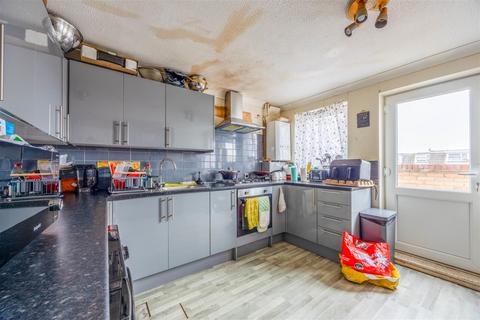 3 bedroom maisonette for sale, PEARTREE CLOSE, South Ockendon