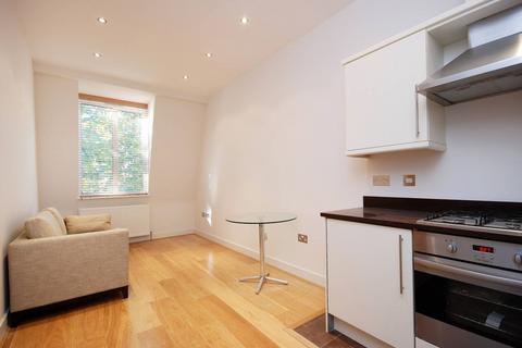 1 bedroom flat to rent, Chiswick High Road, Chiswick, London, W4